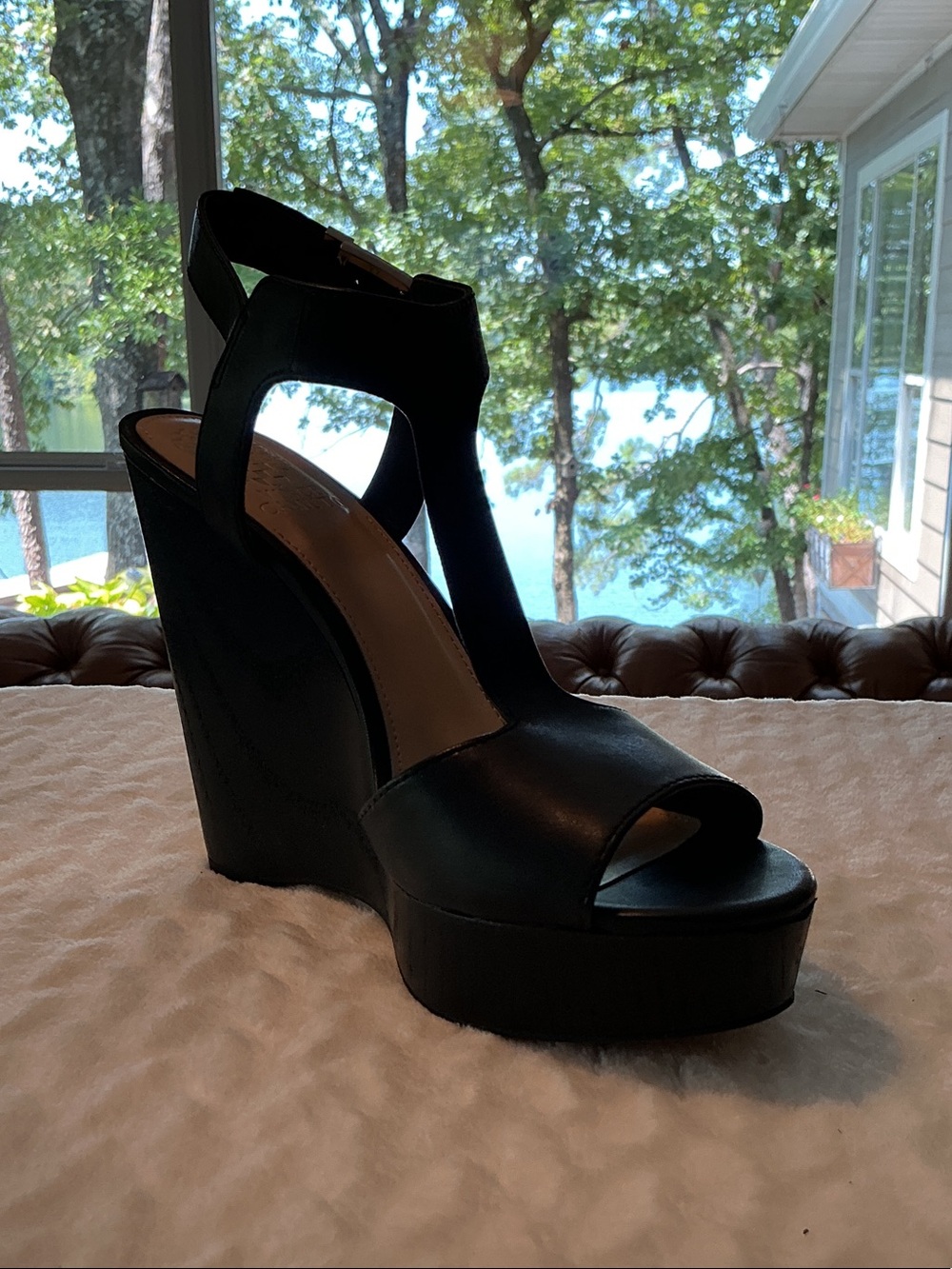Vince Camuto Black T-Strap Platform Wedge Sandals